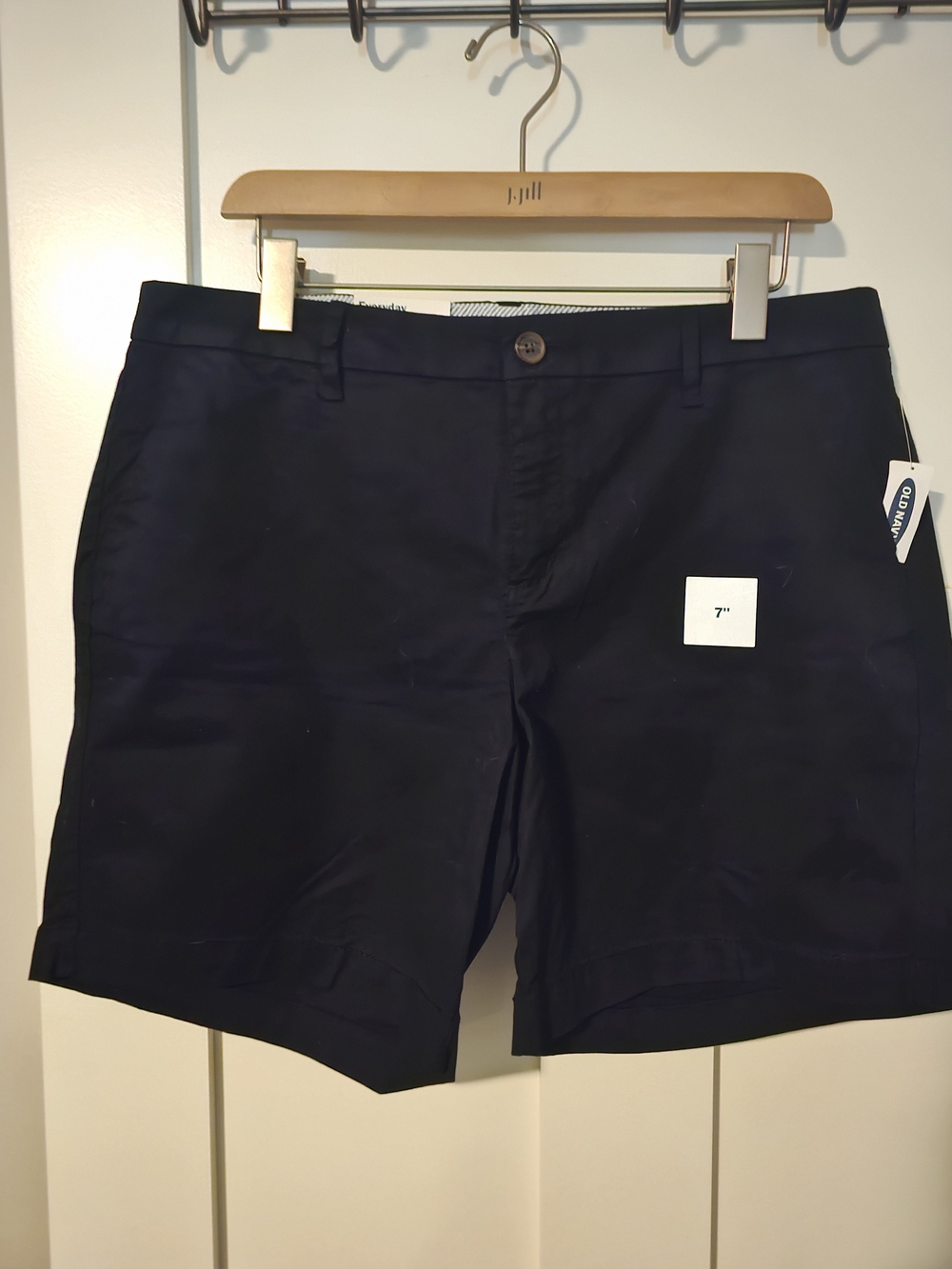 Old Navy Women's 7" Black Chino Shorts